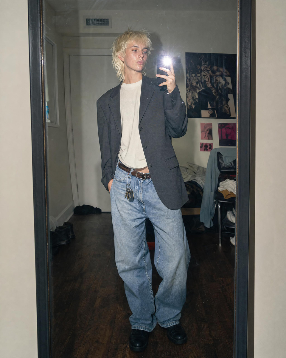 Illustration: a fit check before going out